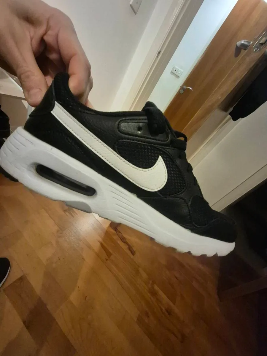 Nike Air Max SC – Black/White – Size EU 42.5 - Image 1