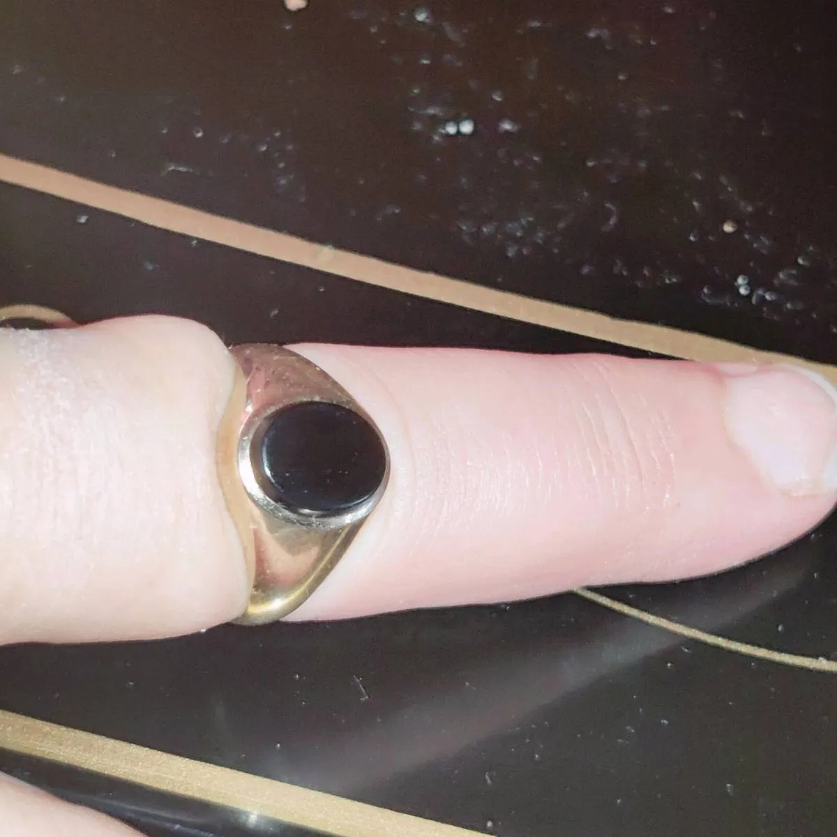 SHINY BLACK ONYX, 9CT Gold New Signet Ring - Image 3