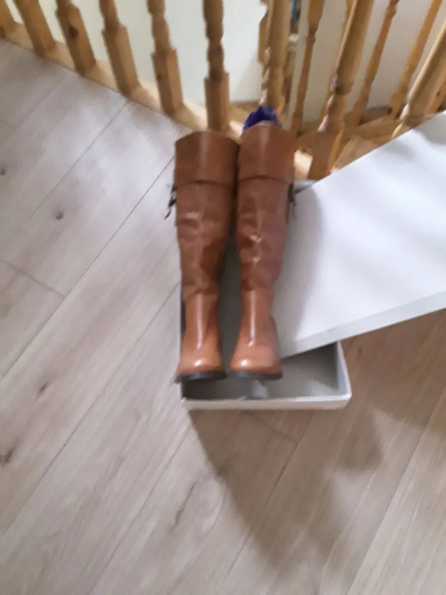 Ladies pure leather tanned boots size 7 - Image 1