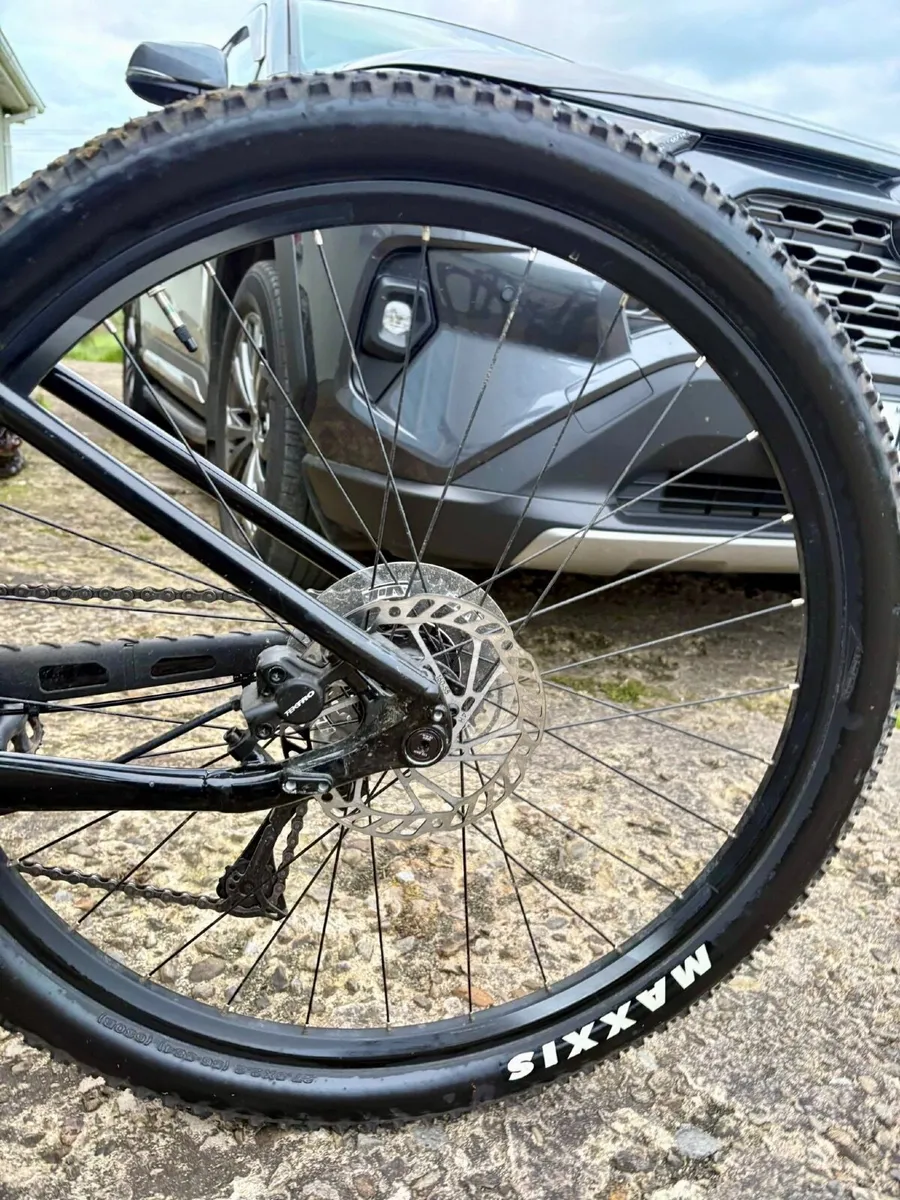 Giant Talon 3 Mountain Bike - Image 3