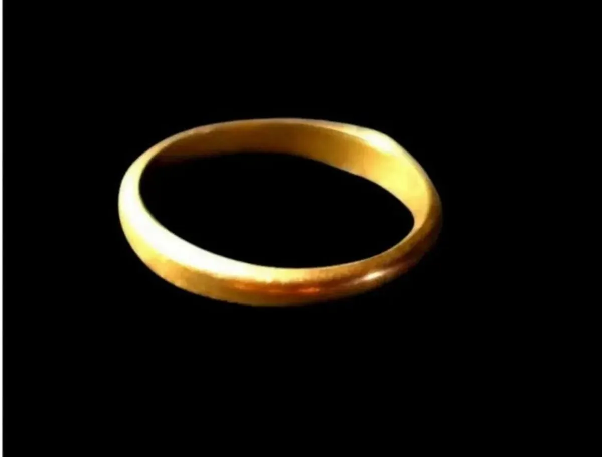 Vintage Hallmarked 9ct Gold Wedding Ring - Image 4