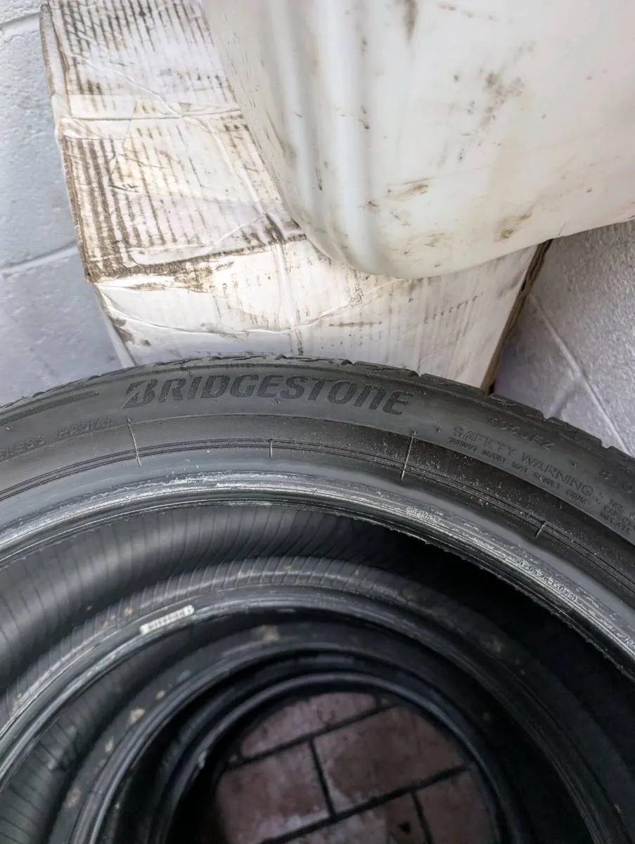 almost new tyres - Image 4