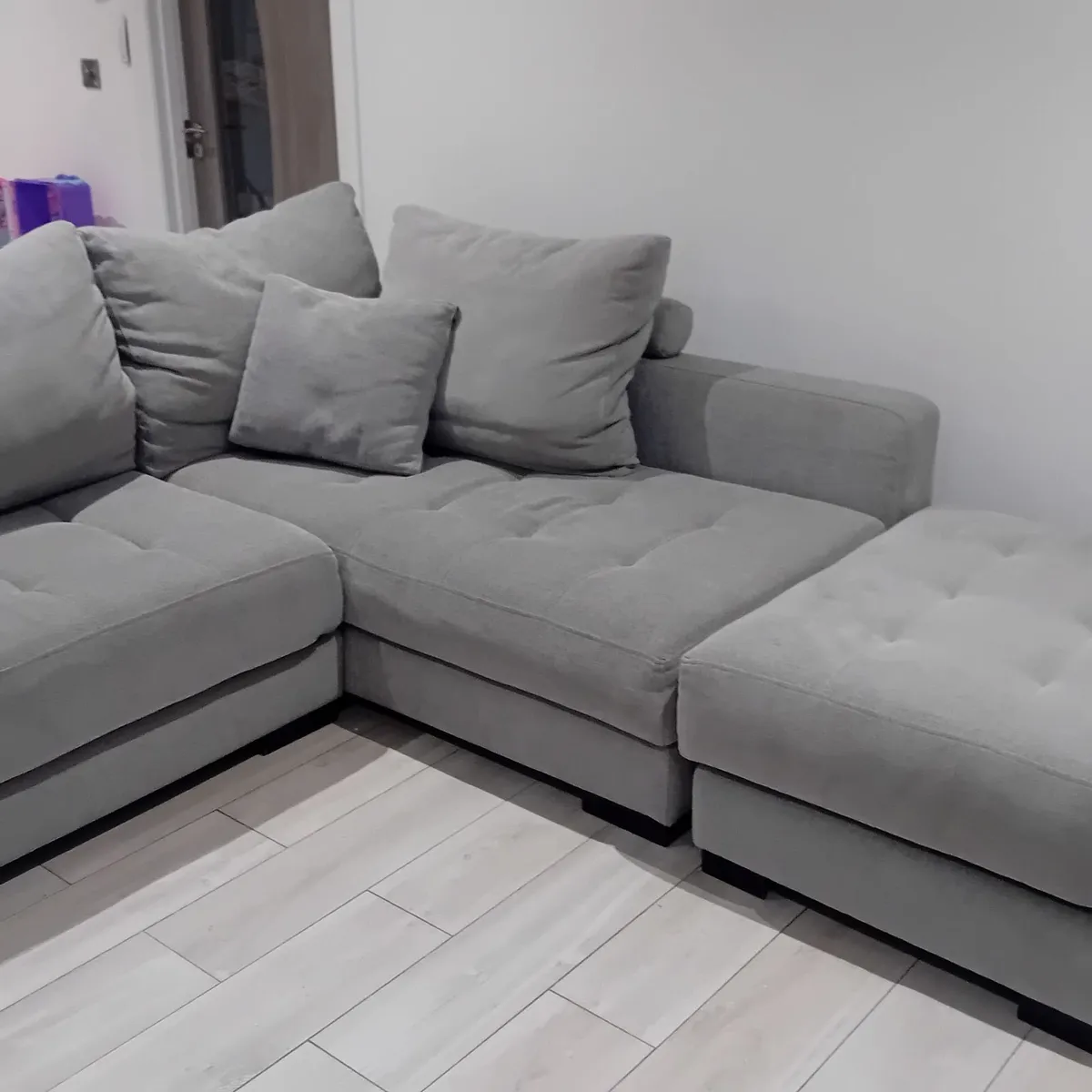 Couch - Image 4