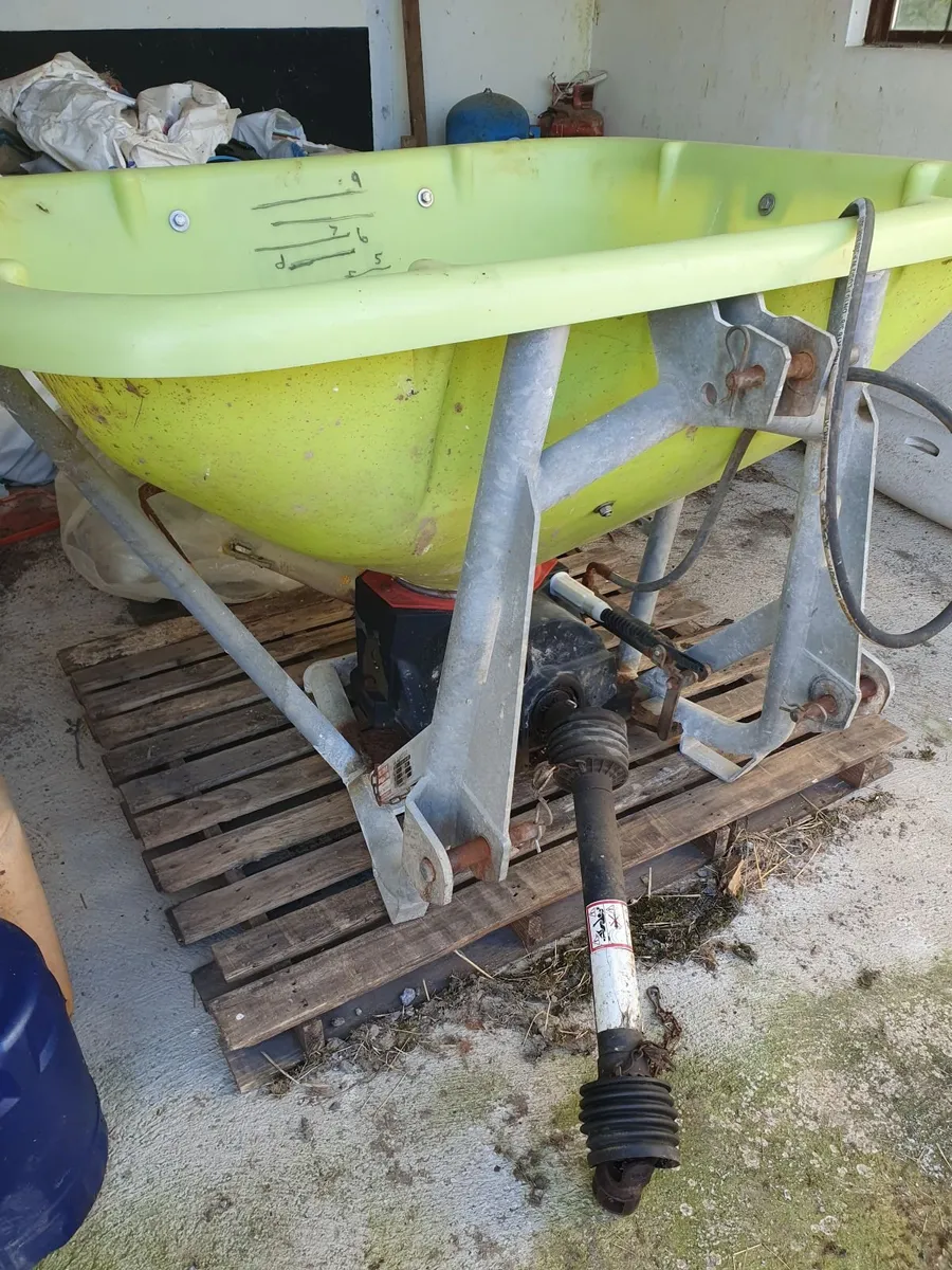 Rocha fertiliser spreader - Image 4