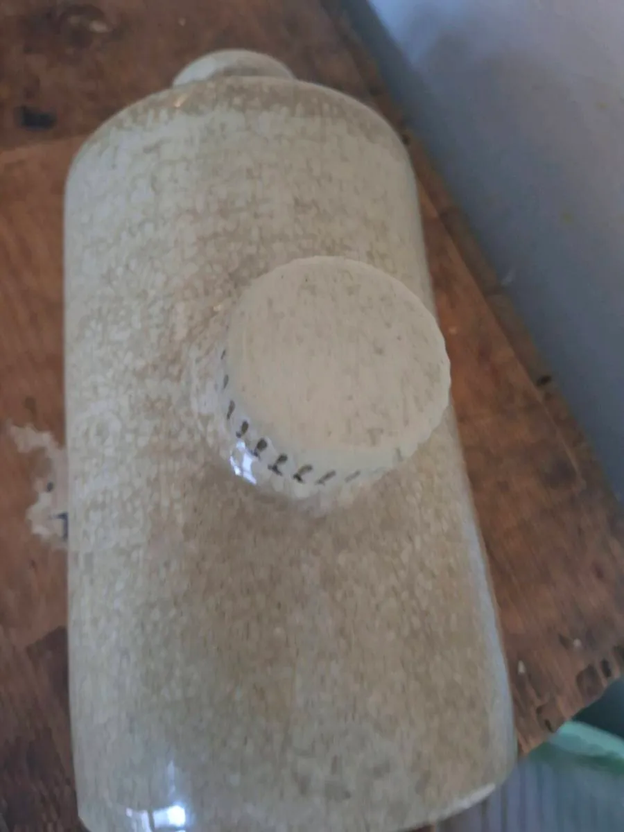 Antique Stoneware 2pt Hot water bottle/Bed Warmer - Image 3