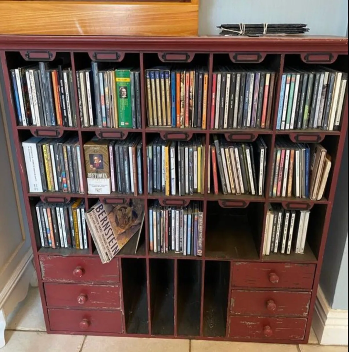 Storage shelving unit - Image 1