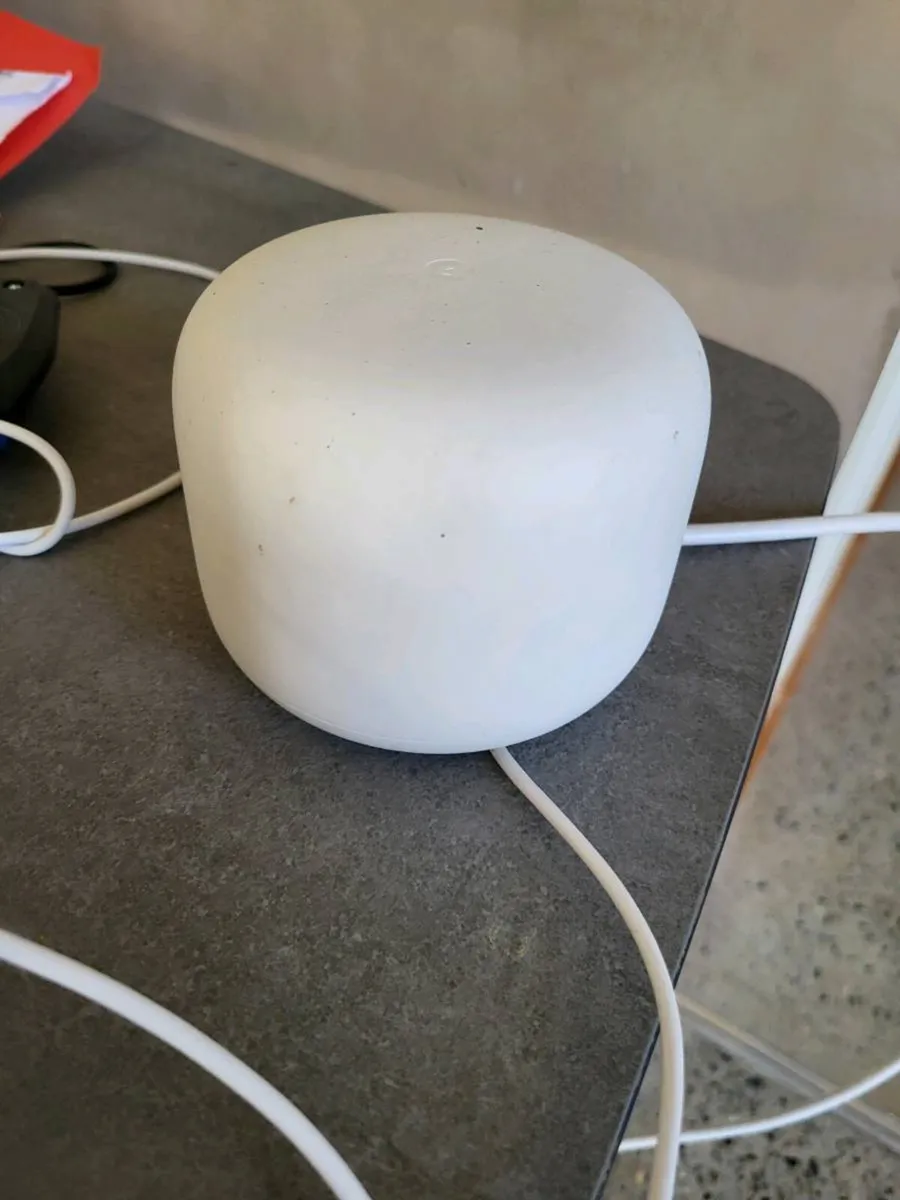 1 X Google WiFi router and 1x point - Image 1
