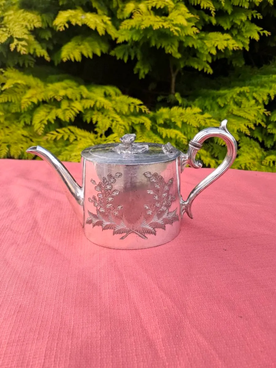 Platted silver tea pot postage possible - Image 1