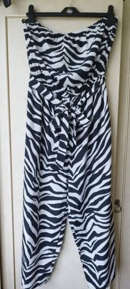 H&M jumpsuit size M - Image 1