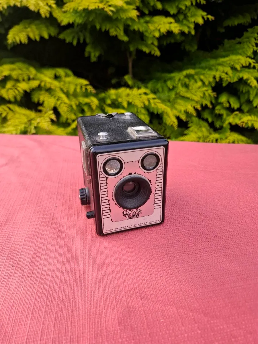 Vintage kodak brownie camera postage possible - Image 1