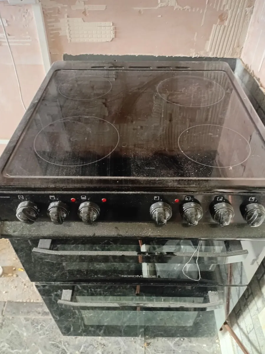 Electric free standard oven - Image 1