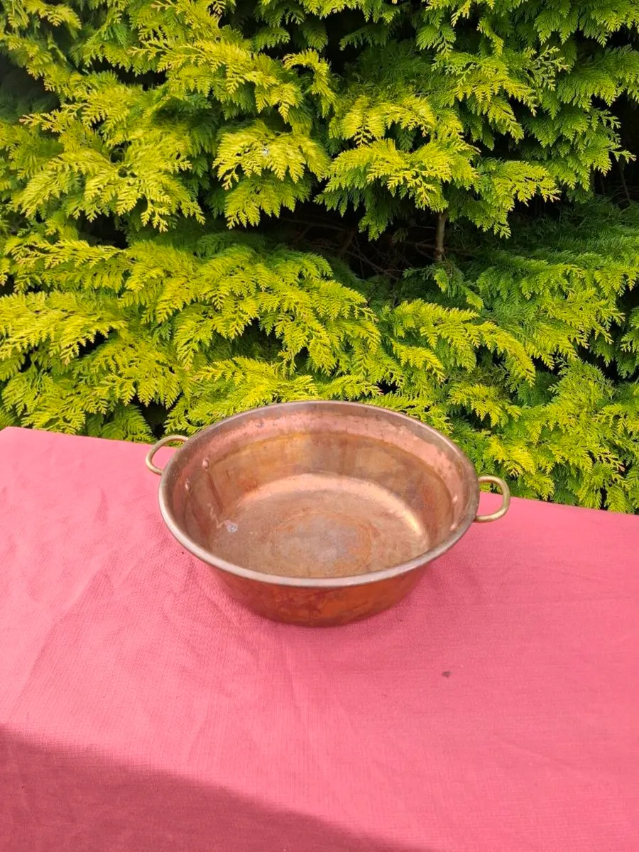 Old copper bassin possible to post - Image 2