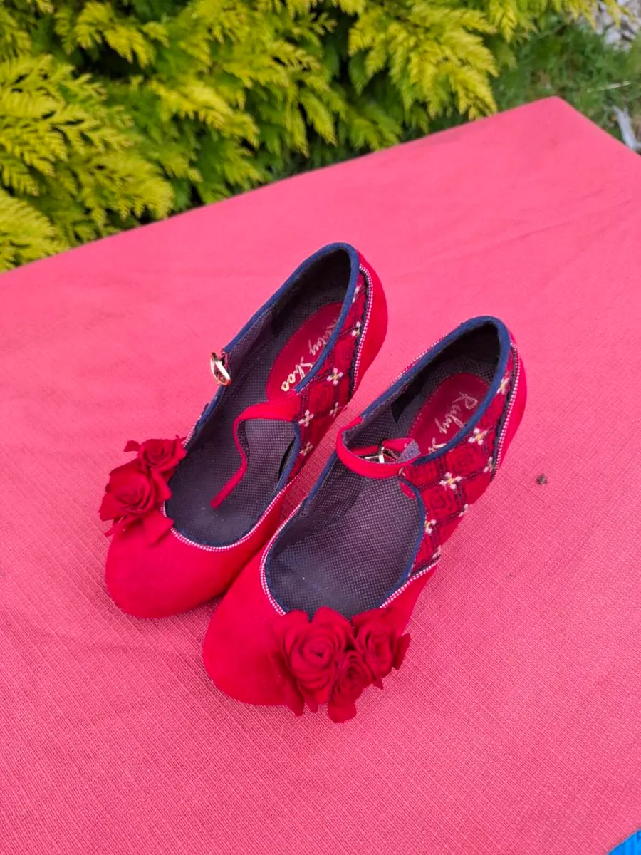 Ruby shoo size 3 heels possible to post - Image 2