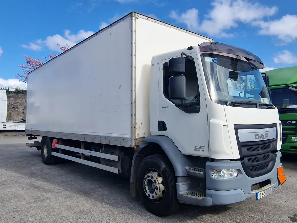 DAF LF250 28ft Box - Image 1