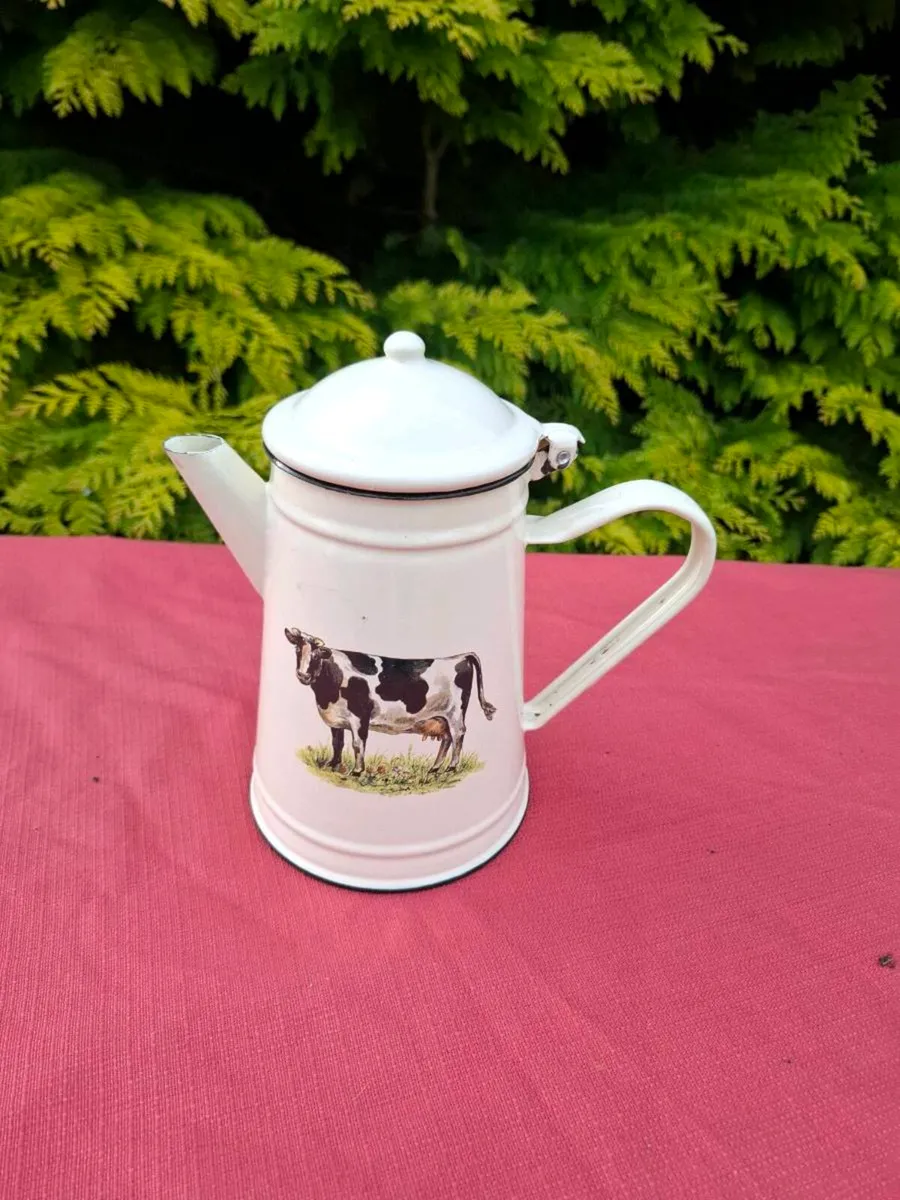 Cow enamel tea pot postage possible - Image 1