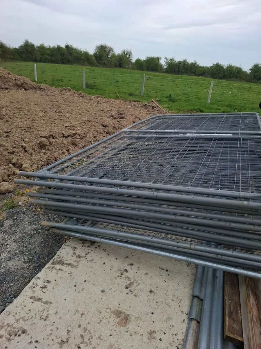 Site fencing - Image 4