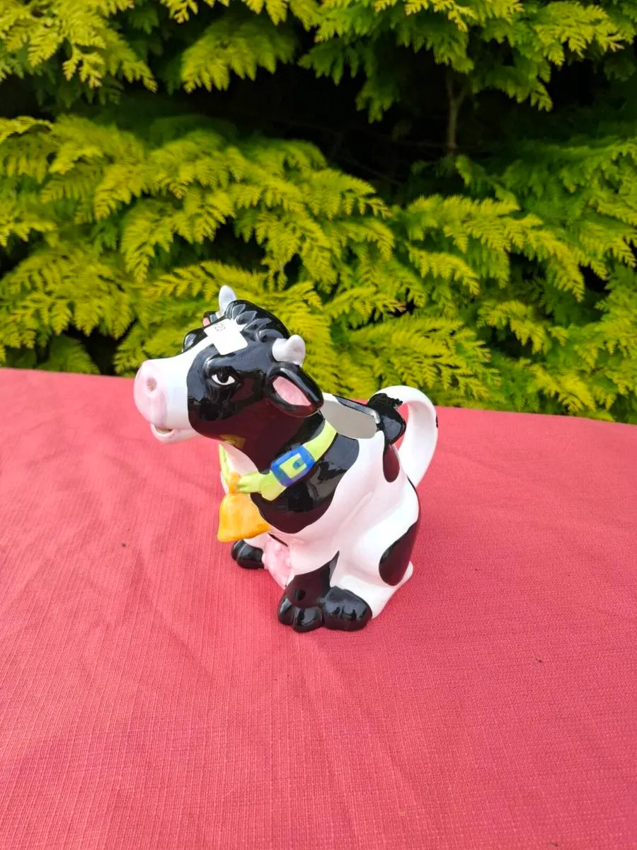 Cow pitcher postage possible - Image 1