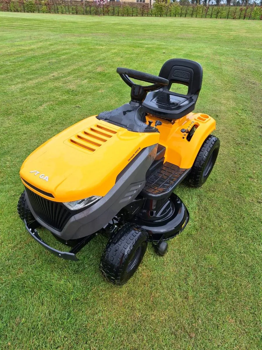 Ride-on lawnmower - Image 2