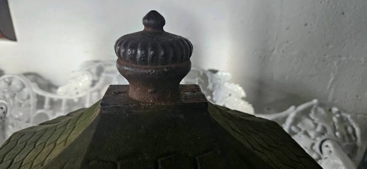 CAST IRON POST BOX - Image 2