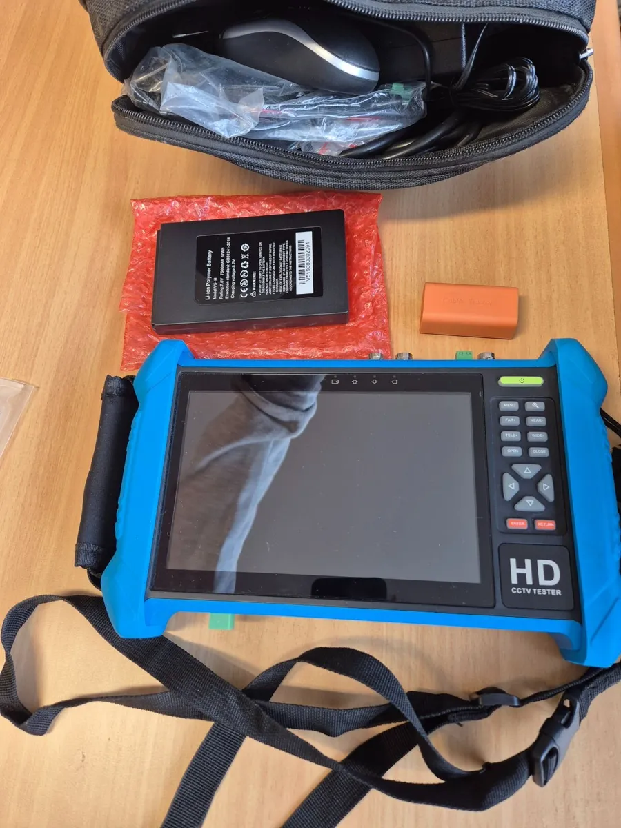 IP/CCTV camera tester DS7TEST-2 with accessories - Image 1