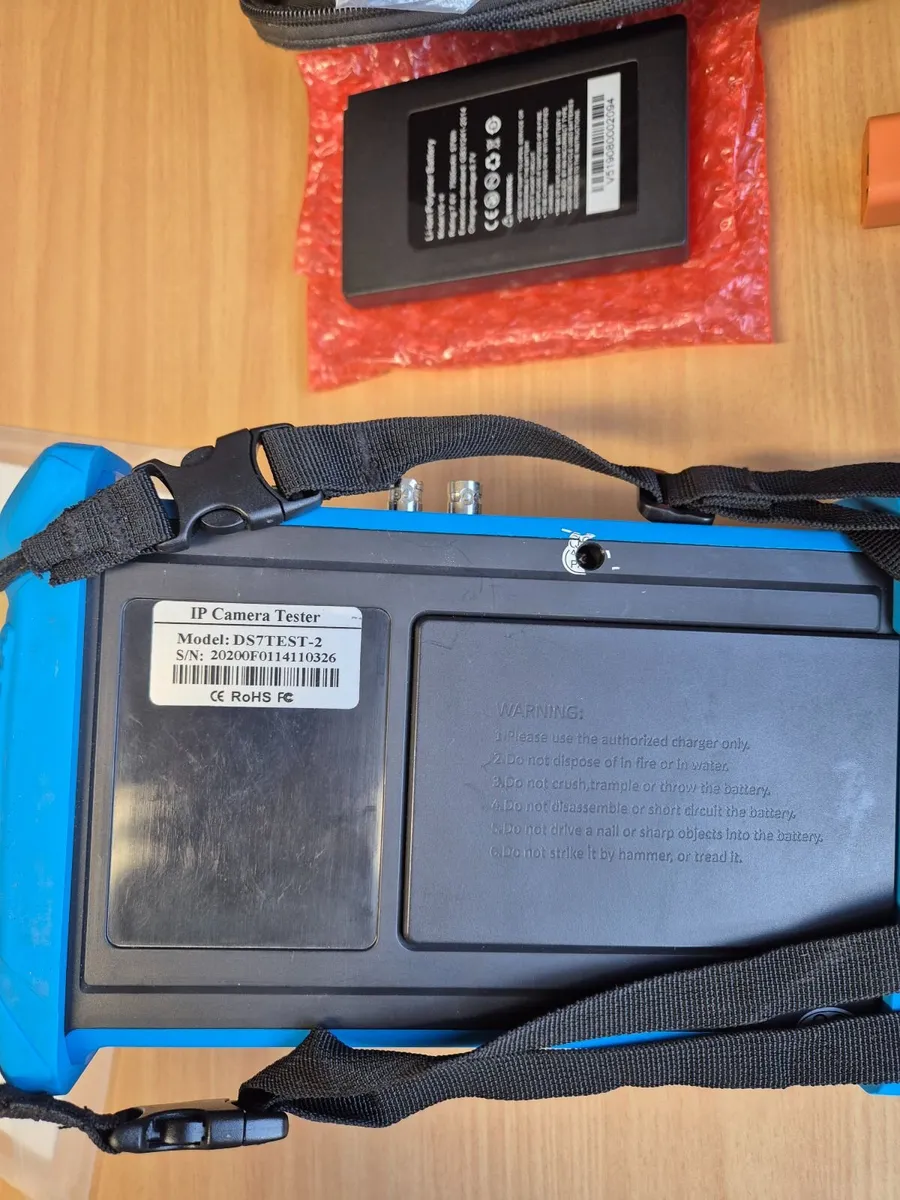 IP/CCTV camera tester DS7TEST-2 with accessories - Image 2