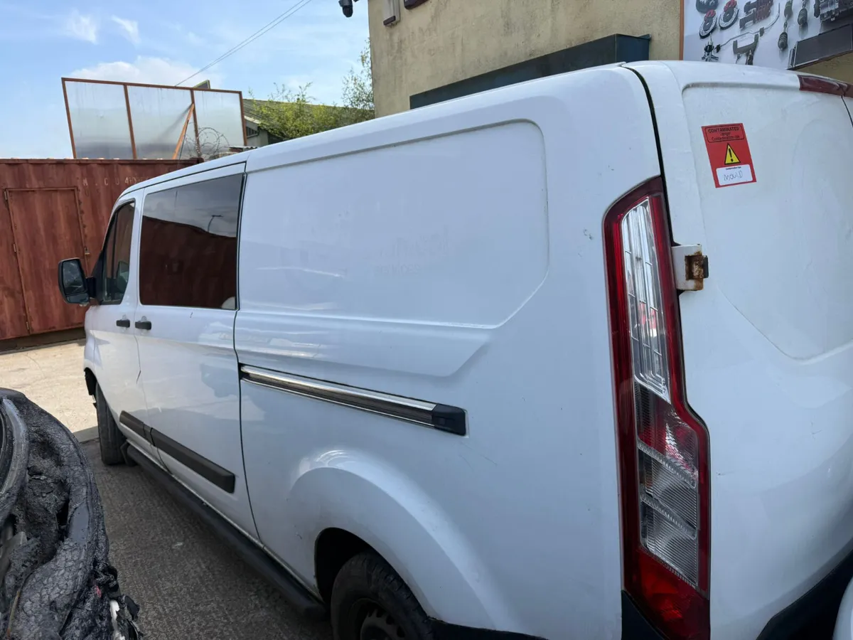 2016 Ford Transit Custom 2.2 Diesel For Breaking! - Image 2