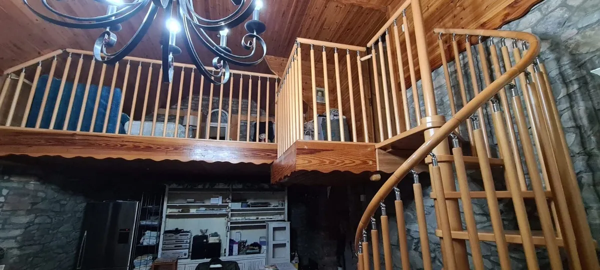 Wooden Spiral staircase - Image 1