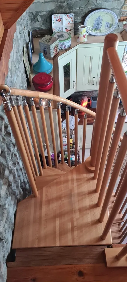 Wooden Spiral staircase - Image 4