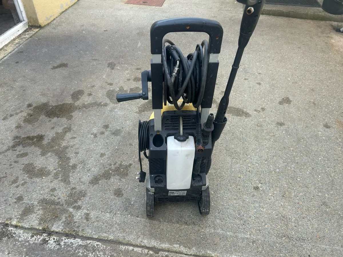 2 x power washers and chainsaw €130 all - Image 4