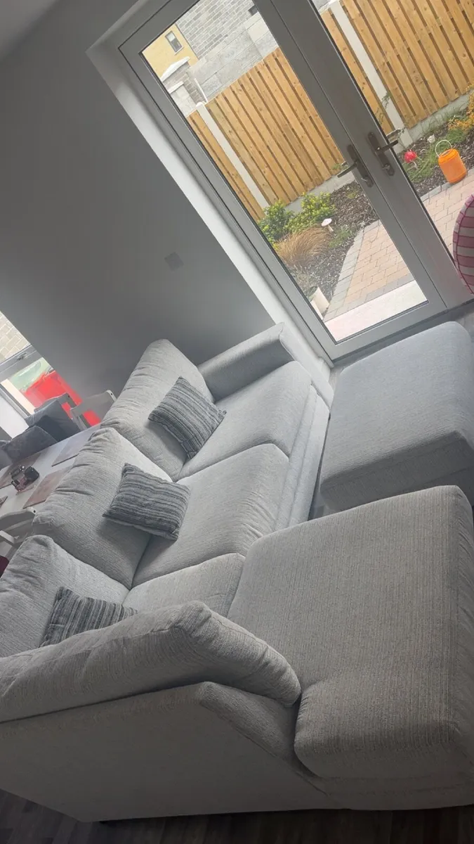 Corner Couch - still in warrantee - Image 4