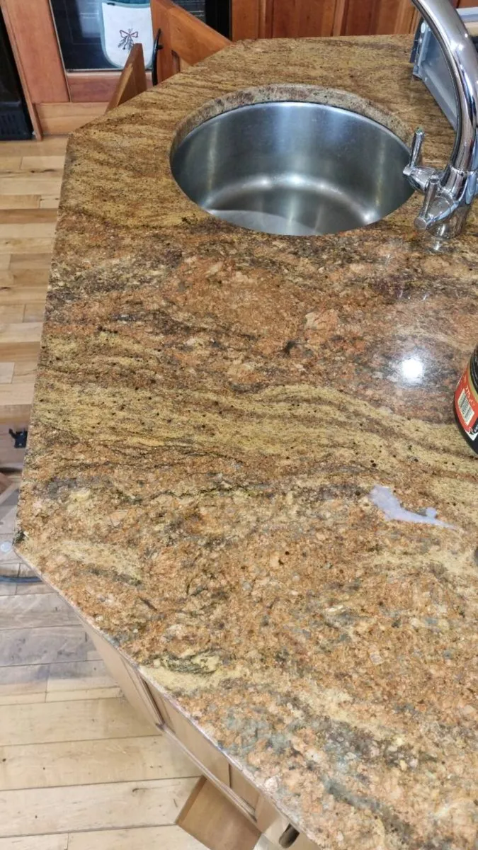 Granite counters. kitchen cabinets. Pocket doors. - Image 1