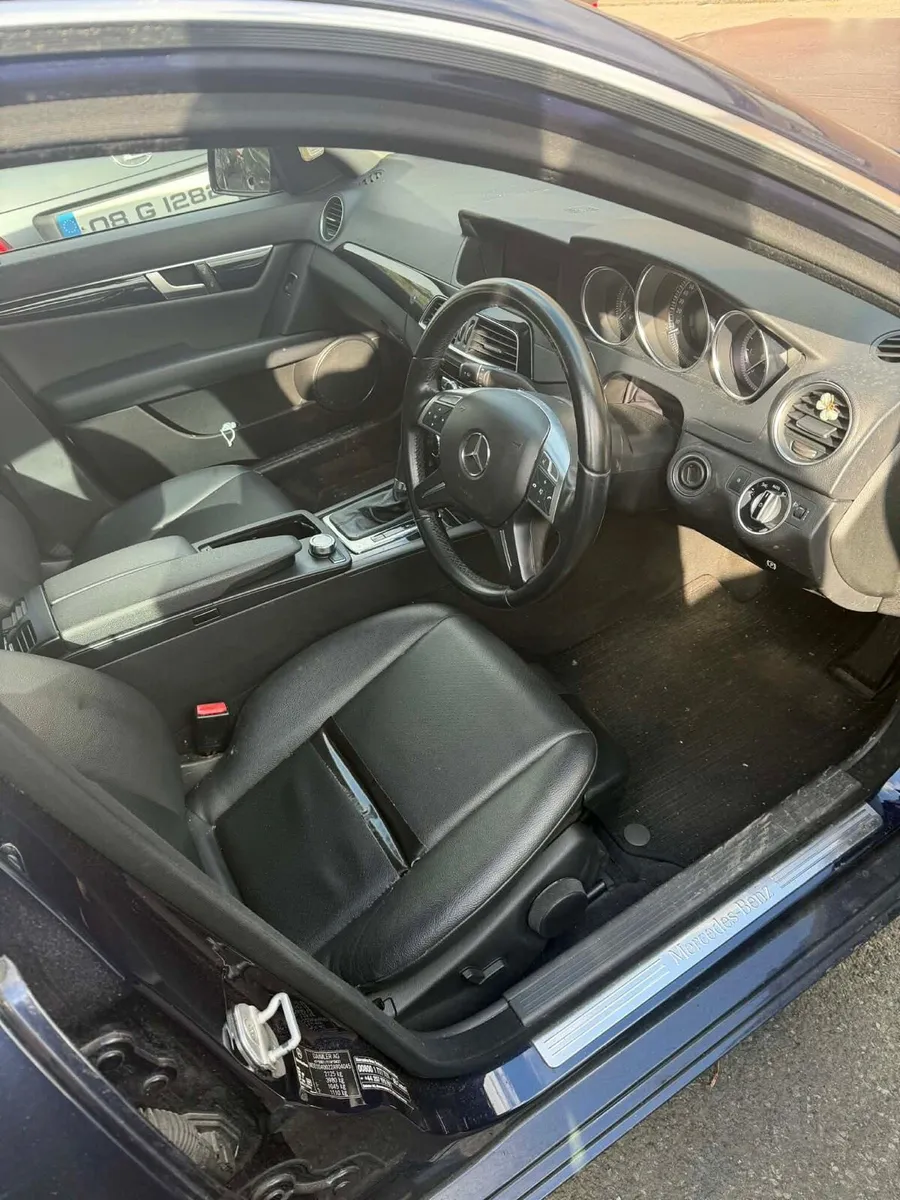 Mercedes C220 2013 - Image 2