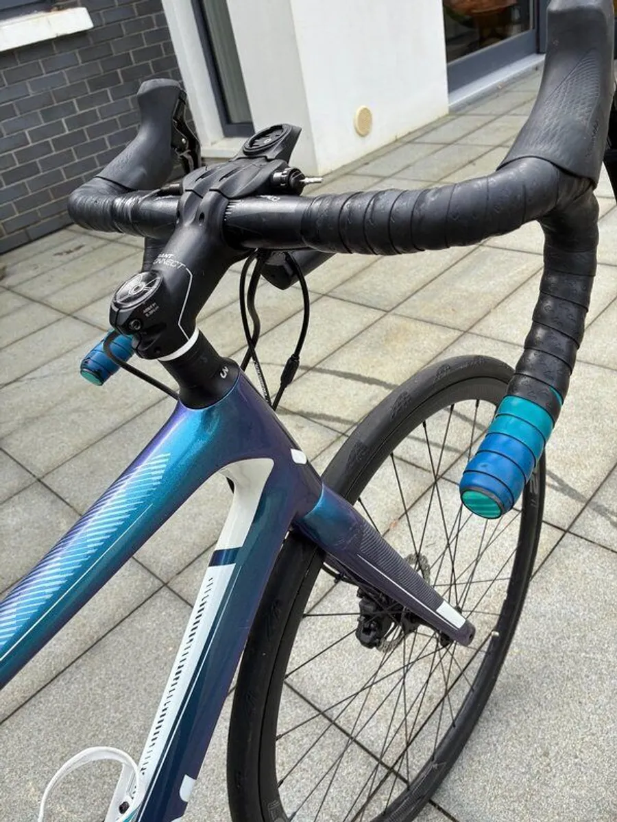 Giant Liv Avail Advanced 2 bike - Image 3