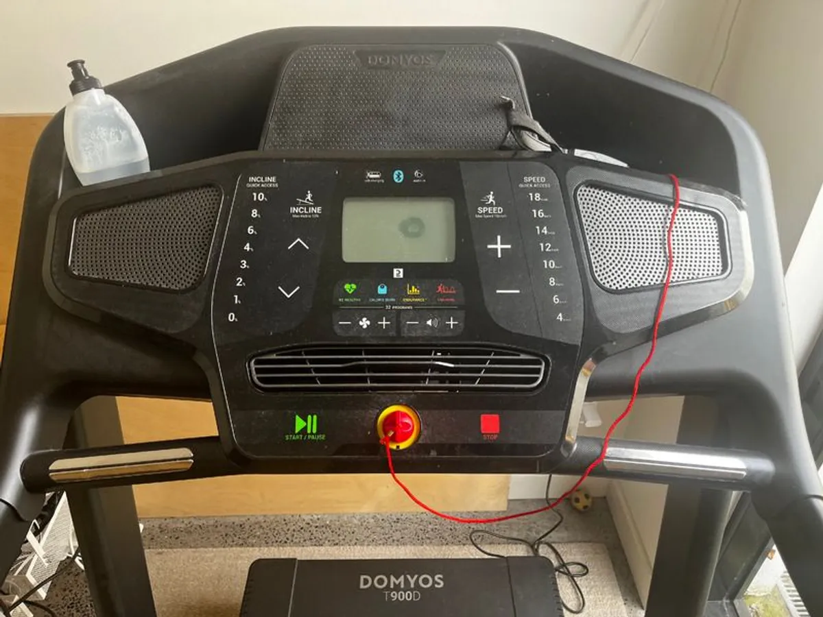 Treadmill 18 km/h T900D, with Decathlon Warranty - Image 3