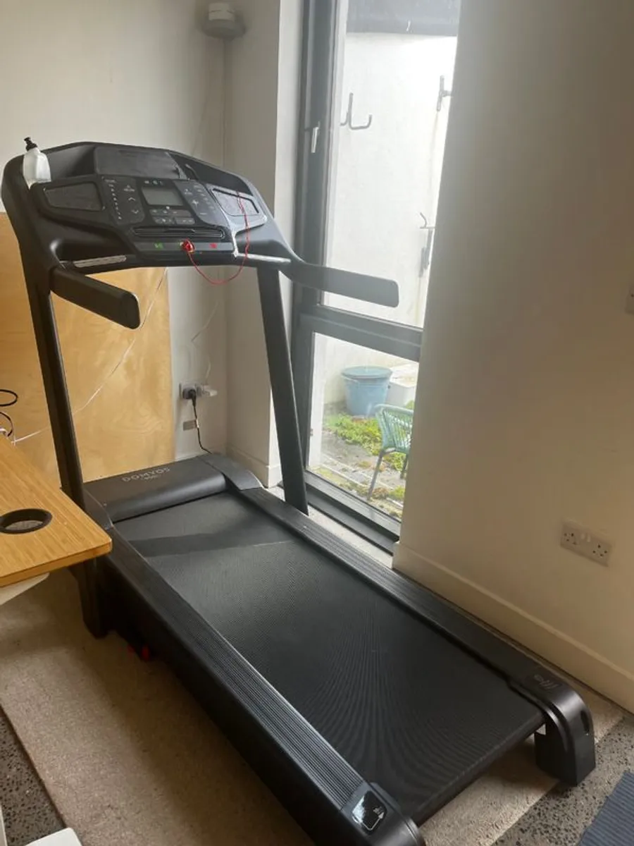 Treadmill 18 km/h T900D, with Decathlon Warranty - Image 4