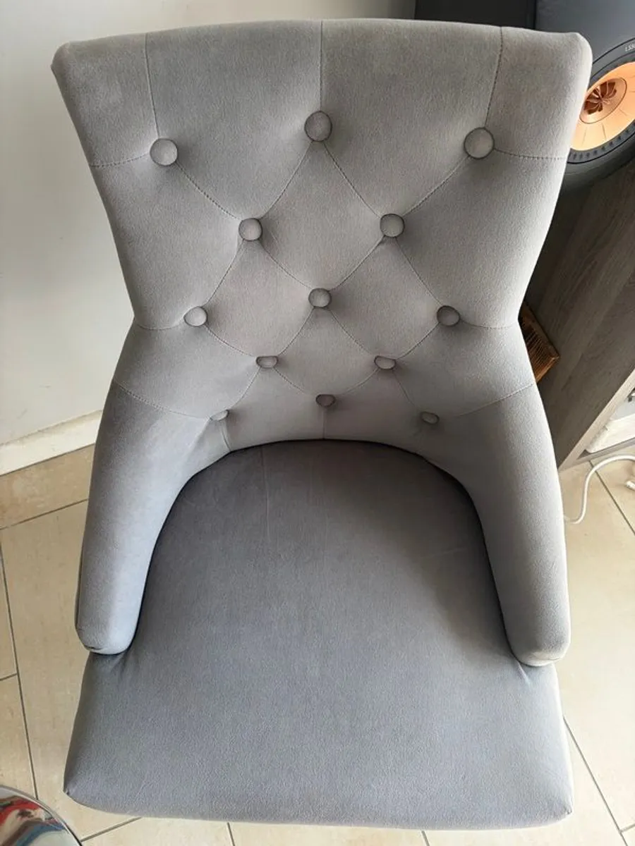 Glass table with velvet studded chairs - Image 4