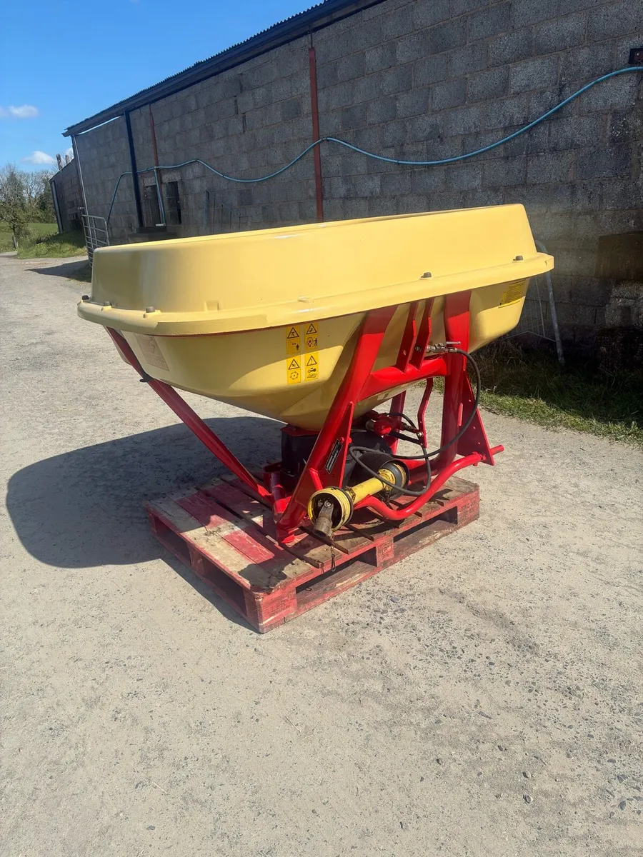 Vicon 1154 fertiliser spreader / sower - Image 2
