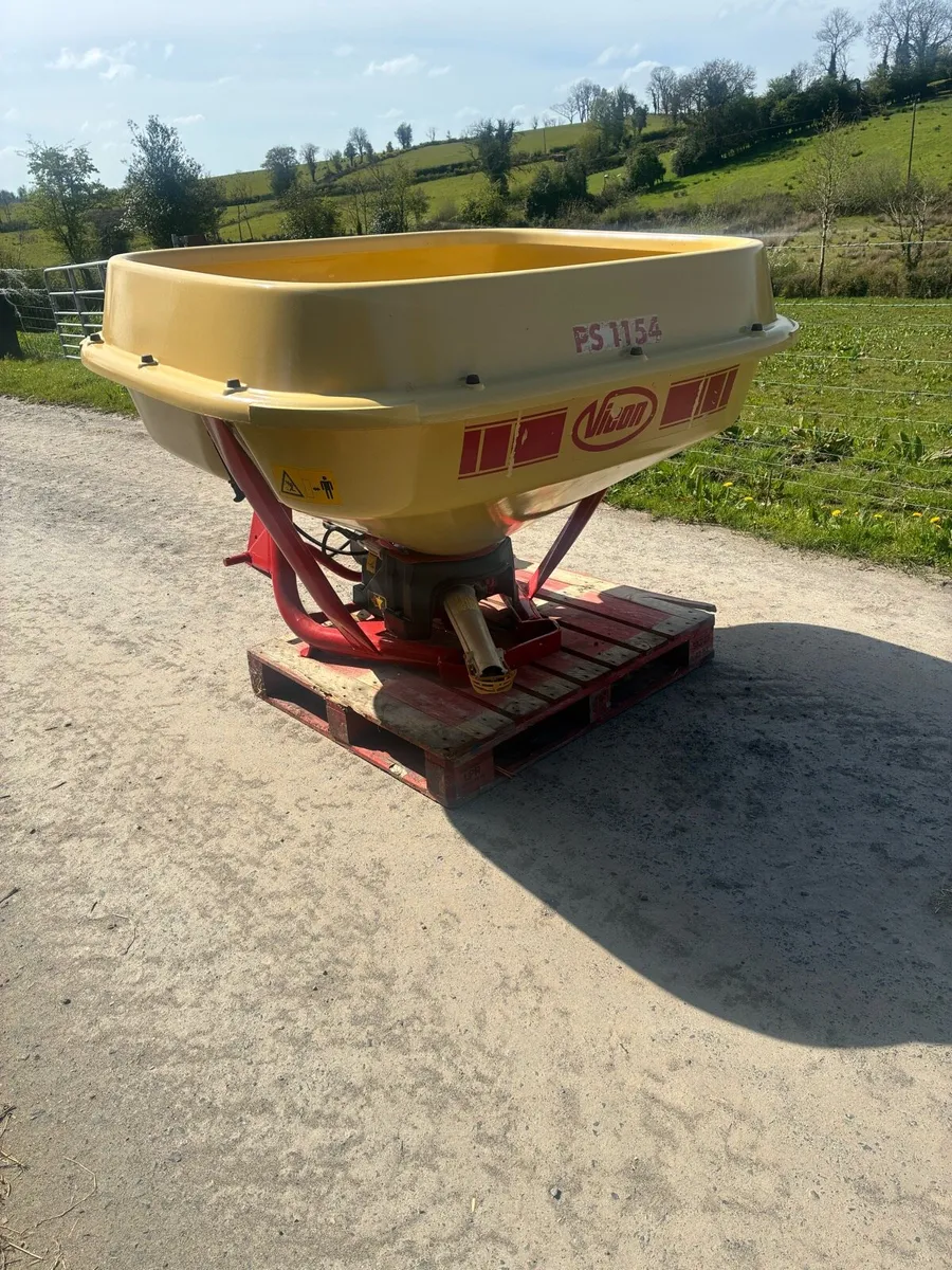Vicon 1154 fertiliser spreader / sower - Image 1