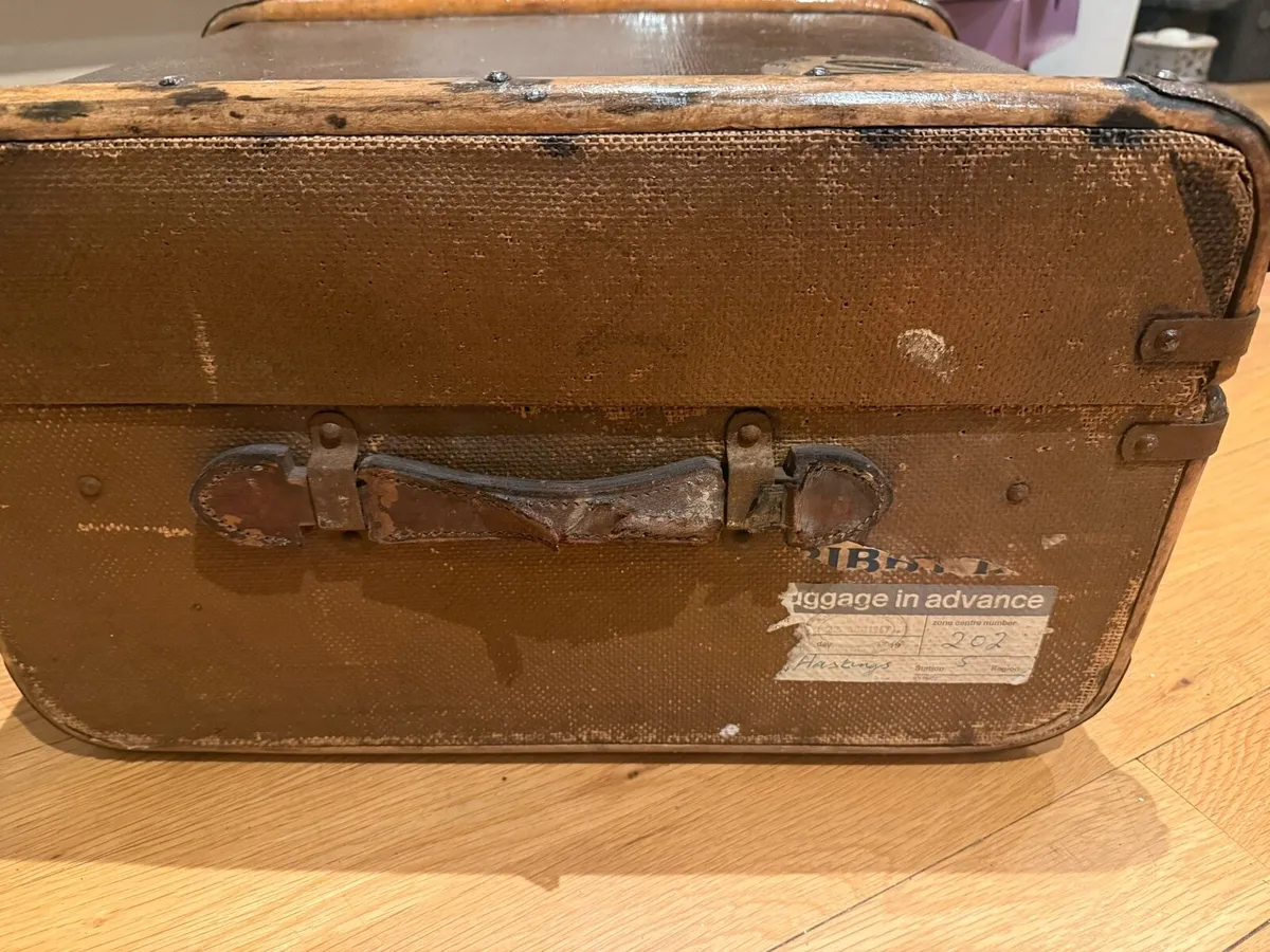Vintage Chest - Image 4