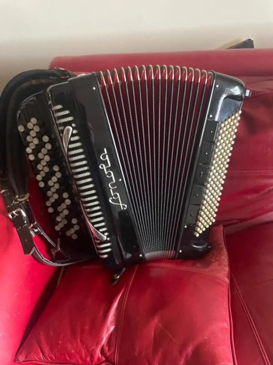 5 Row Button Accordian - Image 3