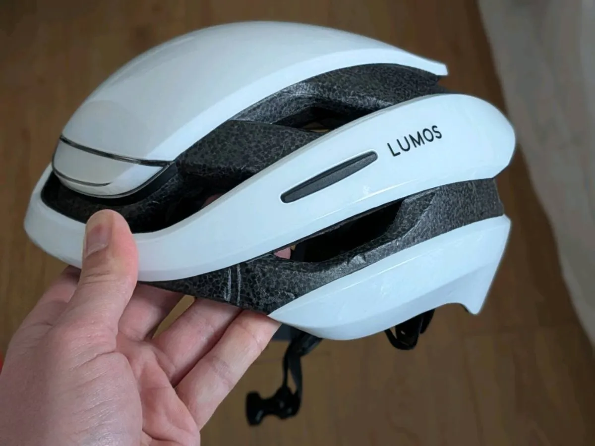 Lumos Smart Bike Helmet LED Lights – White – Excel - Image 1
