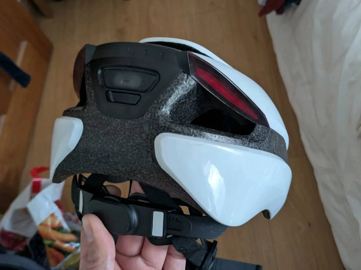 Lumos Smart Bike Helmet LED Lights – White – Excel - Image 2