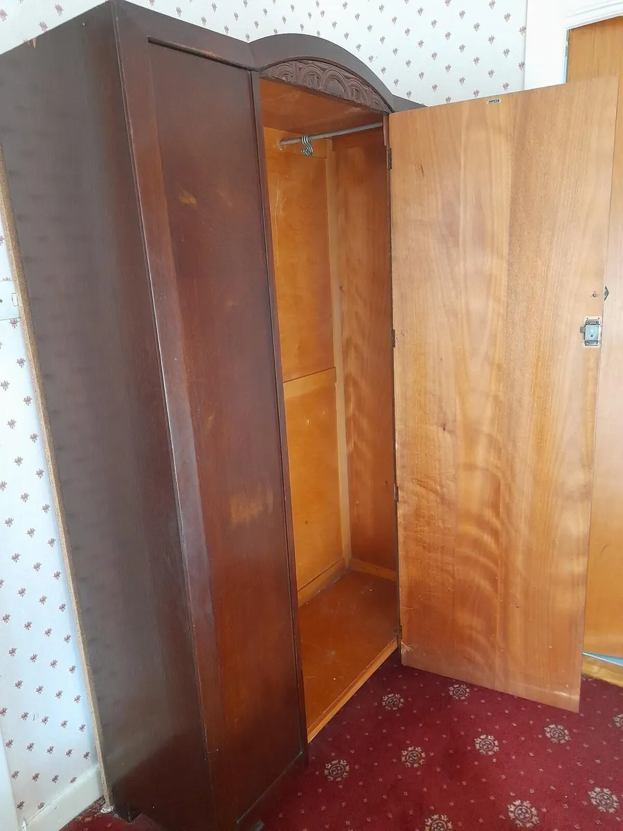 Vintage wardrobe - Image 2