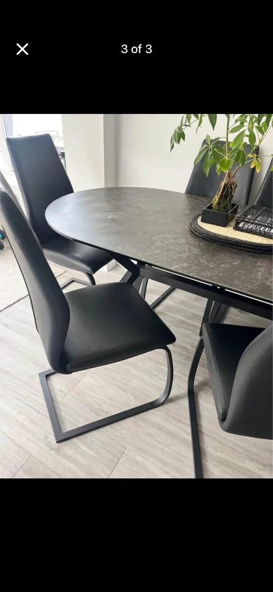 Dining table - Image 2