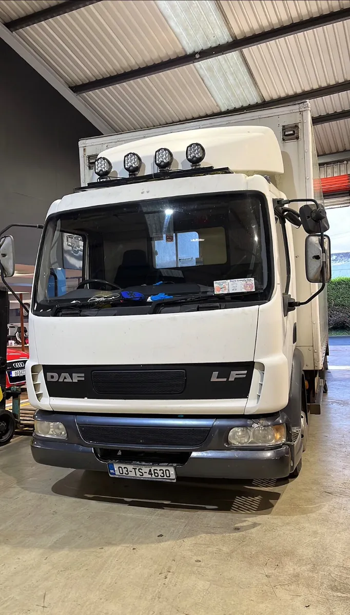 Daf**Enclosed transporter** - Image 2