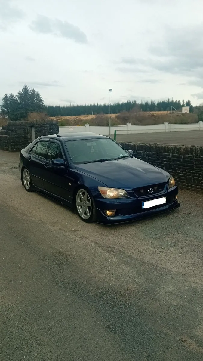 Lexus is200 - Image 3