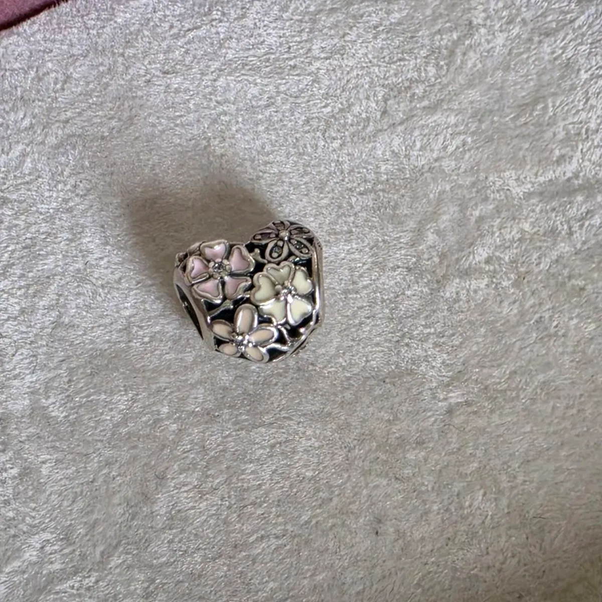 Pandora heart charm with flowers enamel - Image 1