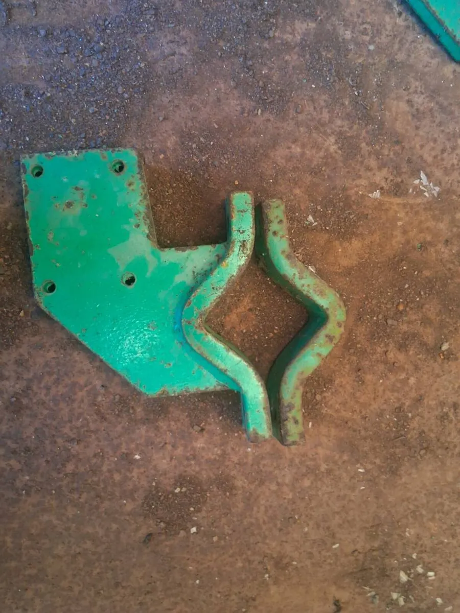Armer Salmon Beet Sower Brackets - Image 1