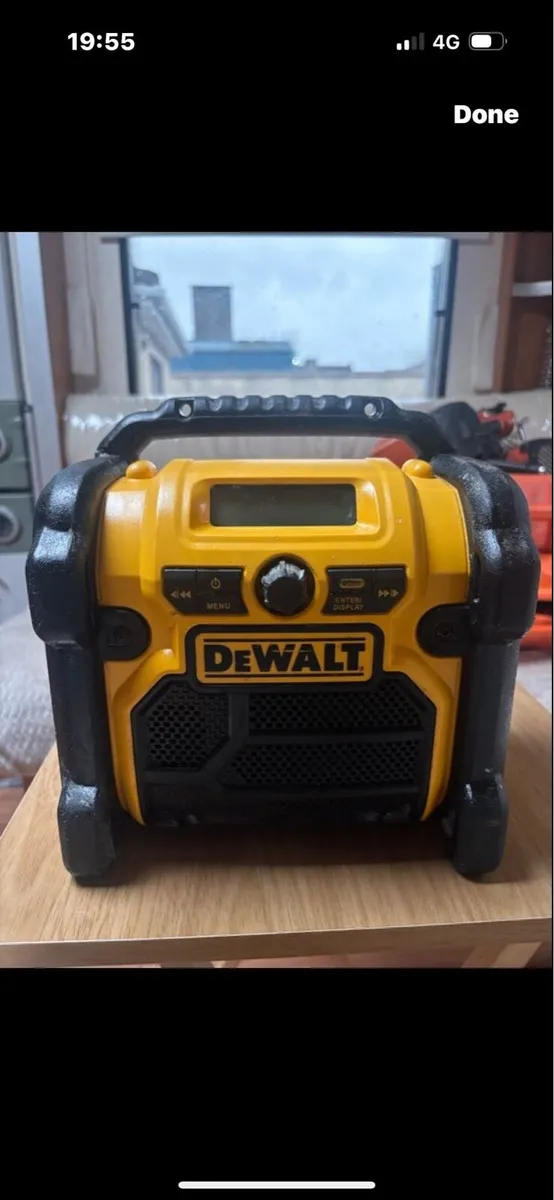 dewalt radio