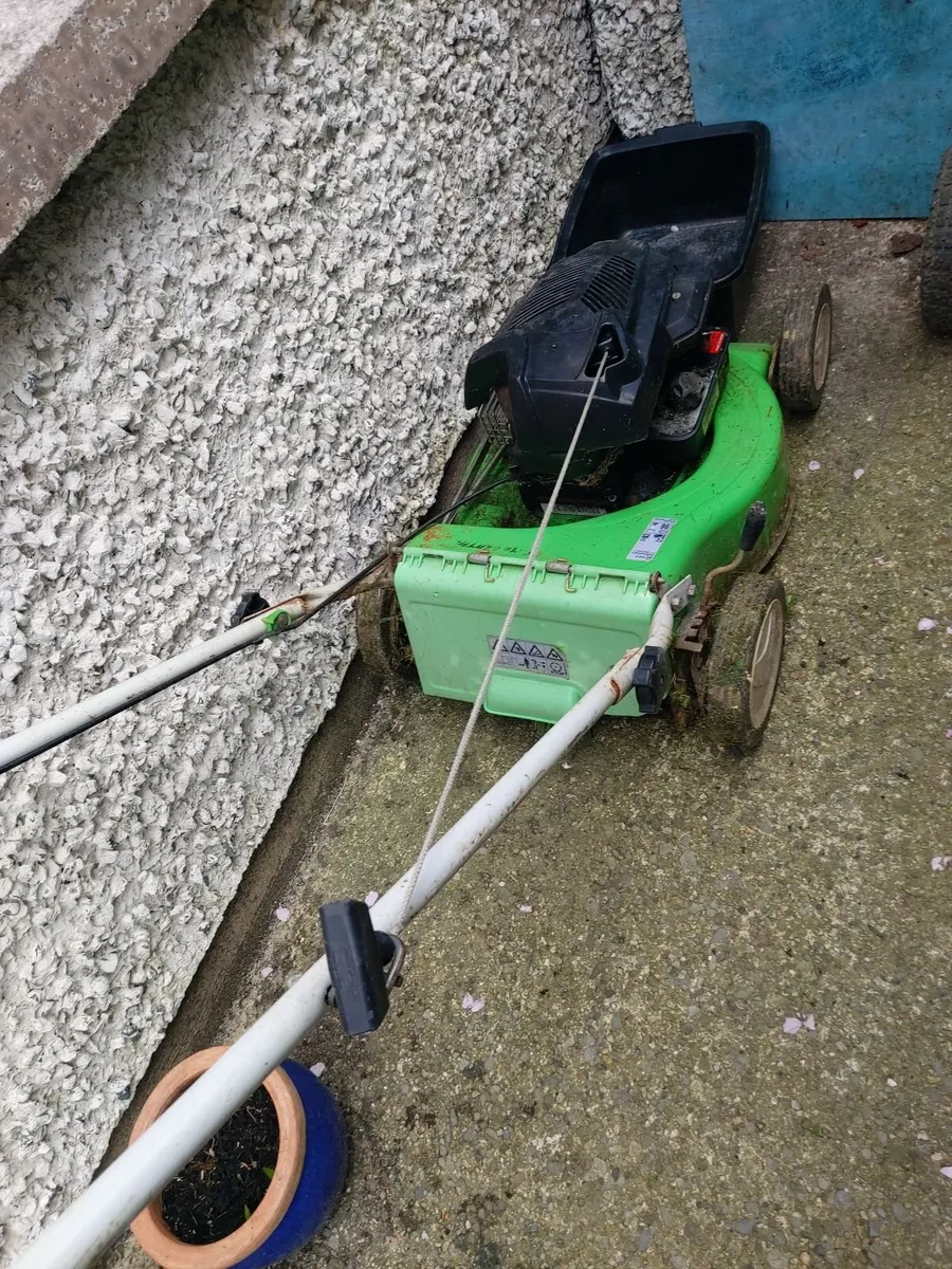 LAWNMOWER GOING WELL - Image 3